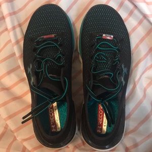 women’s running shoes
